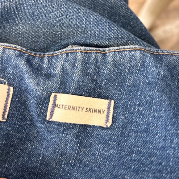 Maternity Over-the-Belly Skinny Jeans in Coronet Wash - Picture 9 of 12